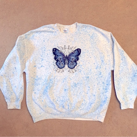 Gildan Tops - Vintage y2k Embellished Crewneck Sweatshirt Adult Size XL Blue White Butterfly